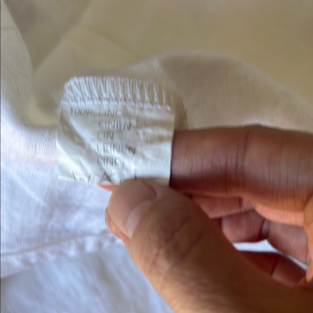 Sleeveless Linen Button-Up Top - Picture 8 of 12